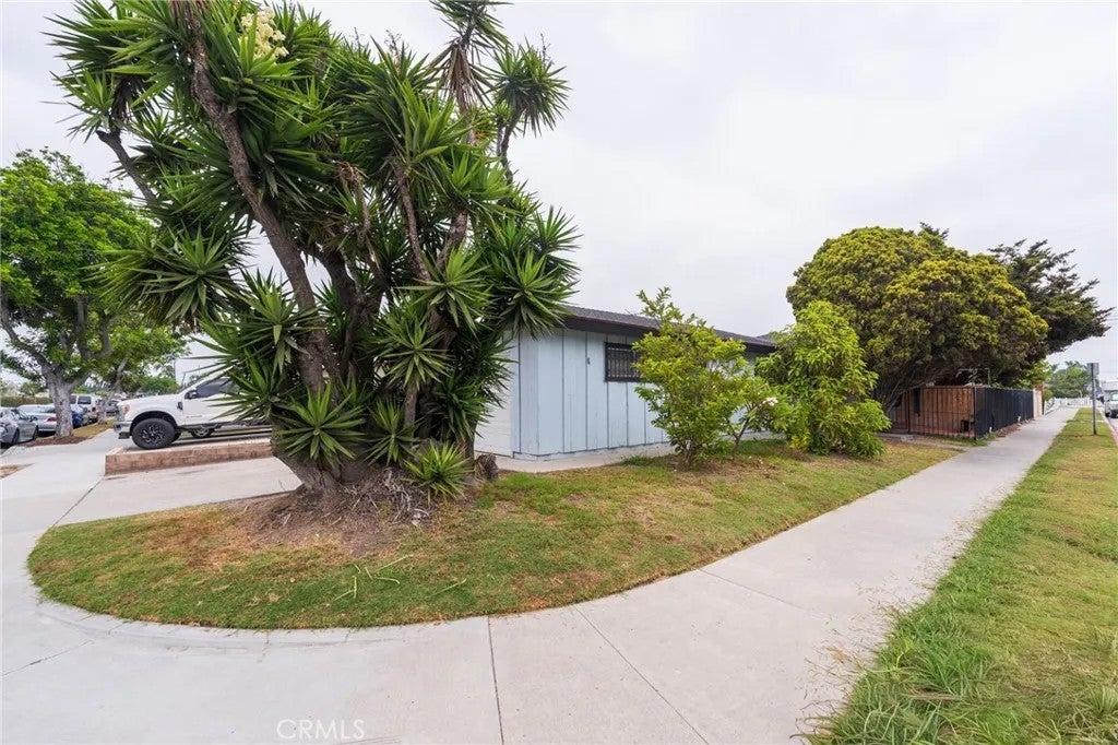12852 Court — photo