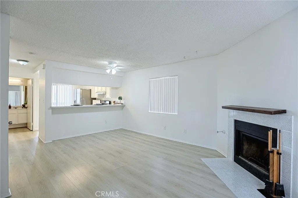 290 Victoria Street 29 (F8) — photo