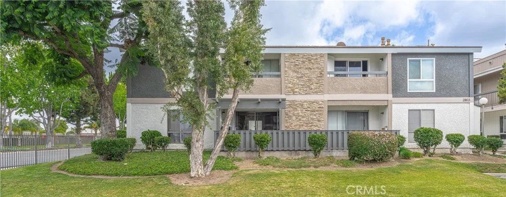 2803 S Fairview C — photo