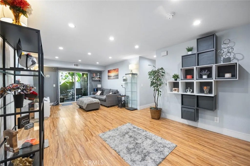 4146 E Mendez 127 — photo