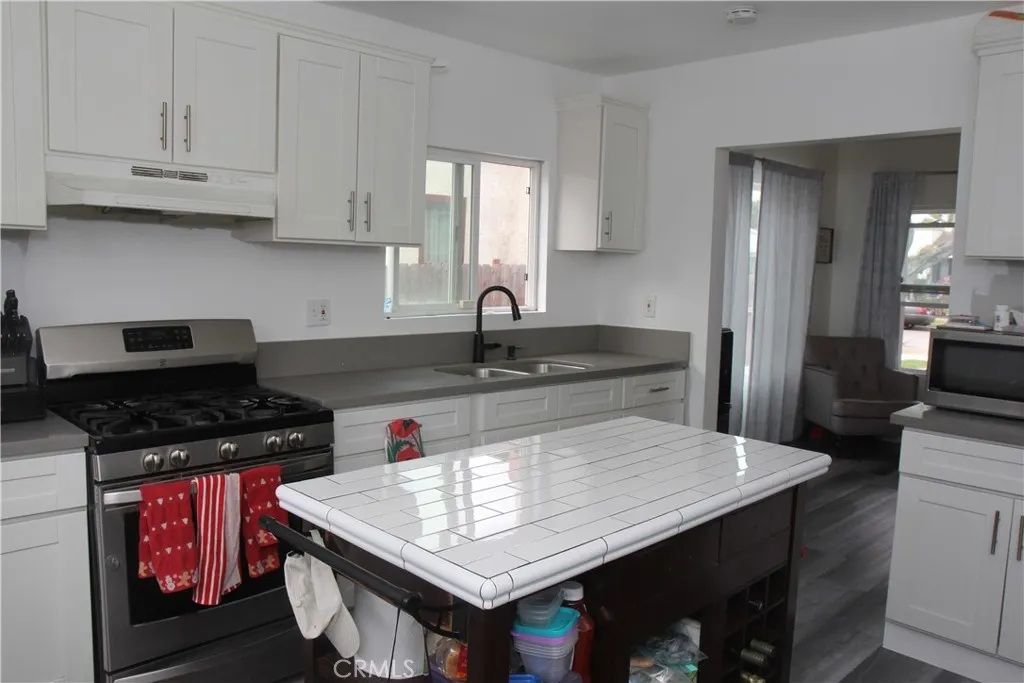 818 S Sloan, Compton, CA 90221 — photo 3
