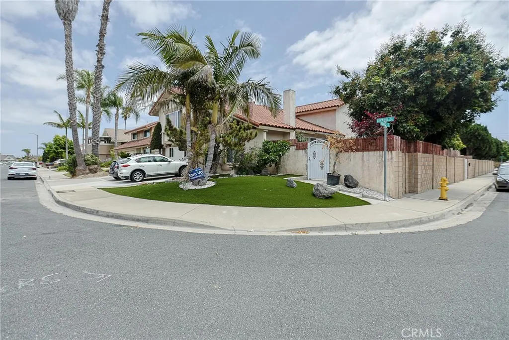8552 Bermuda — photo