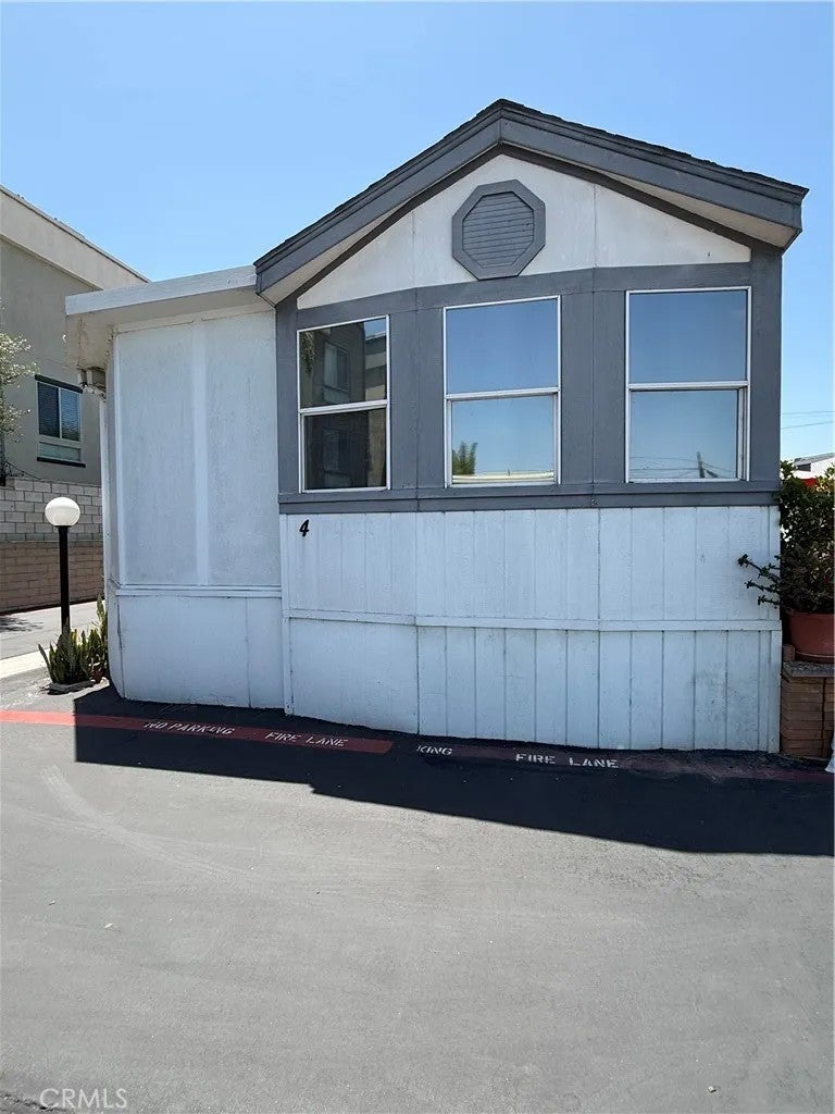 1660 Whittier Ave 4 — photo