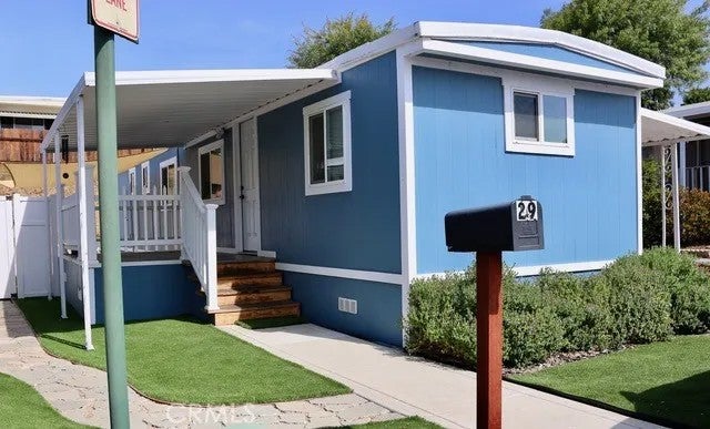 900 Howard 29 — photo