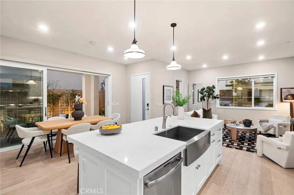 157 Crossover, Irvine, CA 92618 — photo 2
