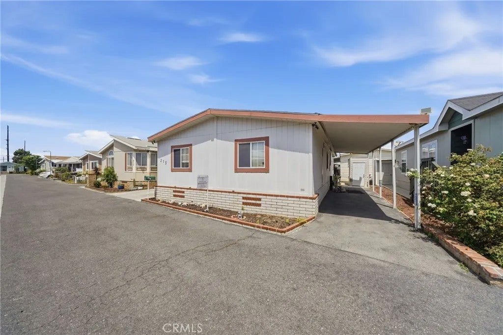 10800 Dale 215 — photo
