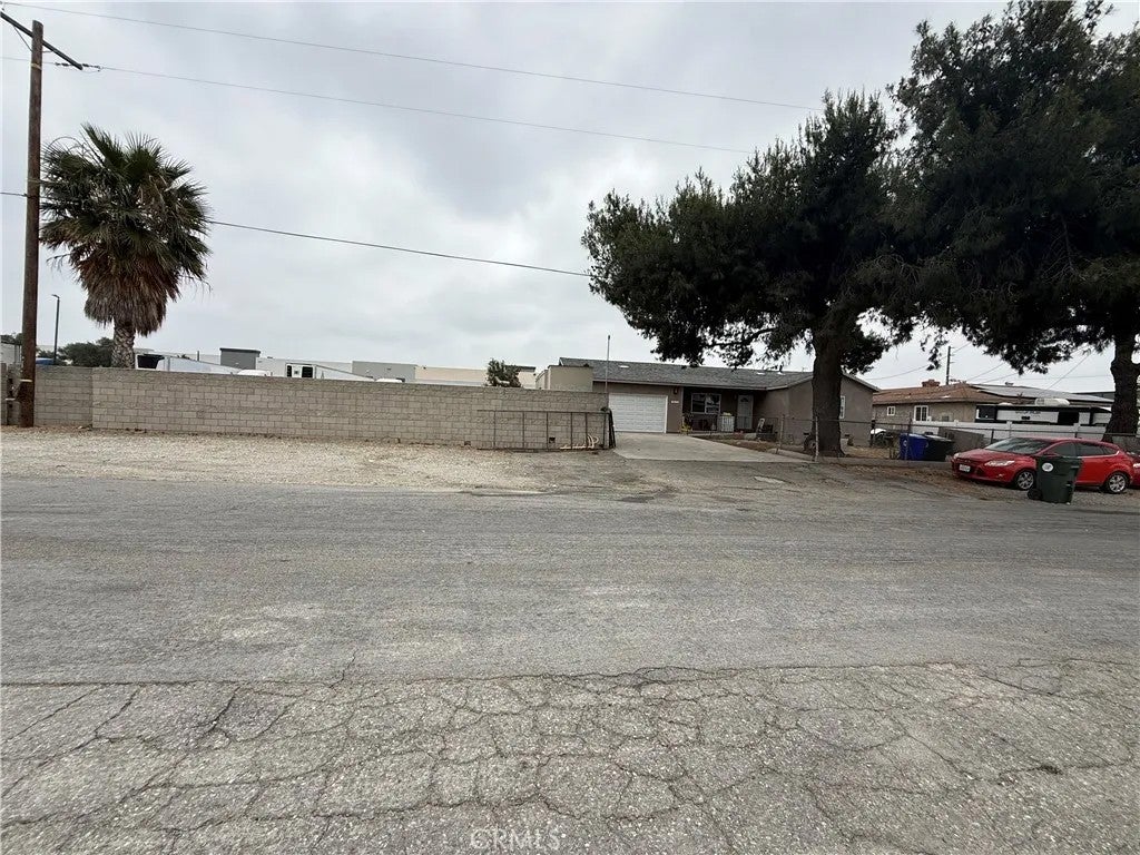 10453 Calabash — photo