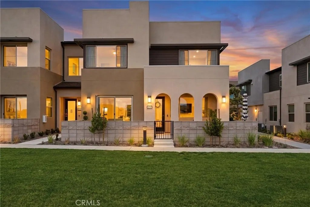 3247 E. Moonstone Drive — photo