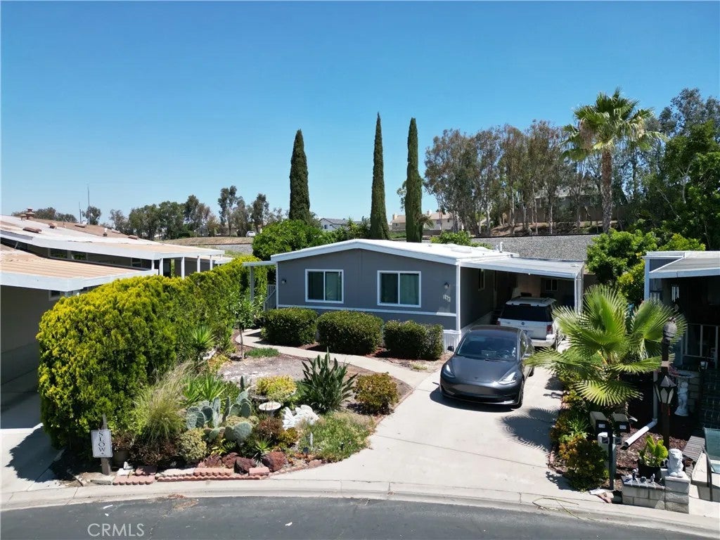 24001 Muirlands 138 — photo