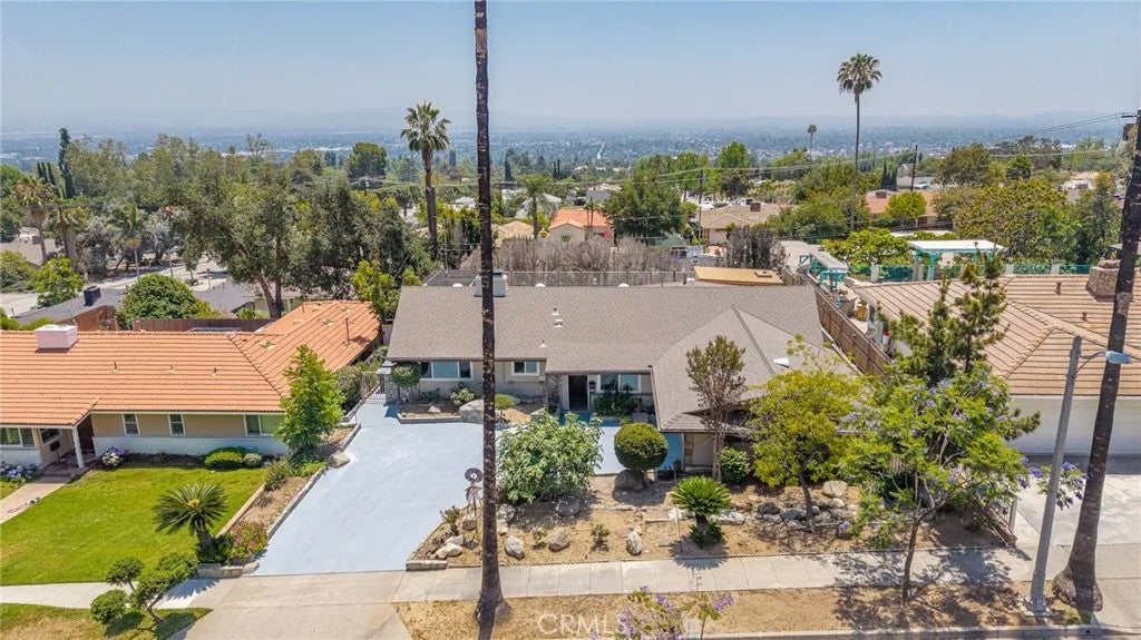 3860 Valley Lights Drive — photo