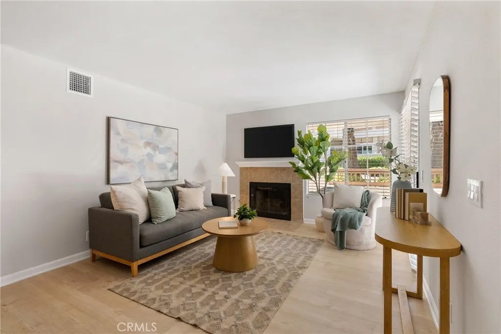 26541 Las Palmas Unit 4 — photo