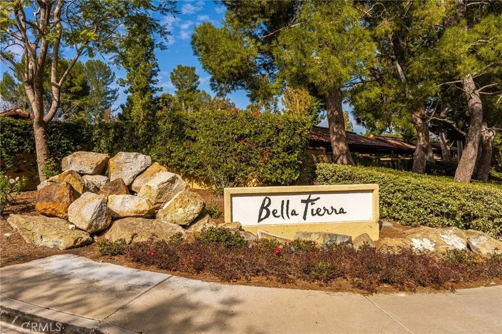 25531 Indian Hill Lane G — photo