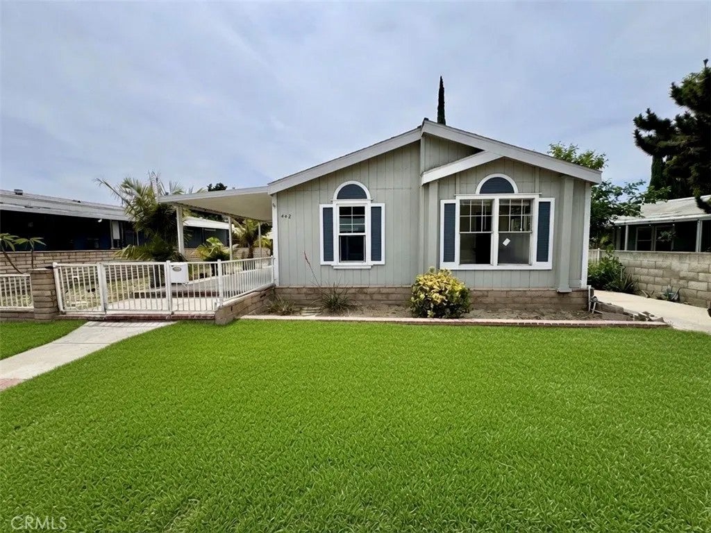 5800 Hamner 442 — photo