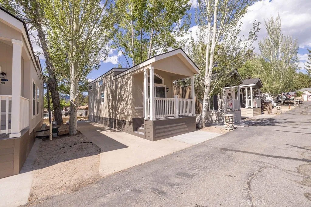 547 Alden Rv10 — photo