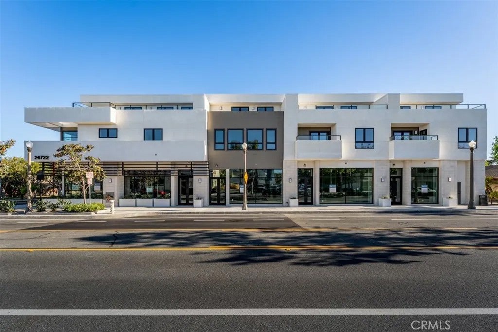 24722 Del Prado 302 — photo