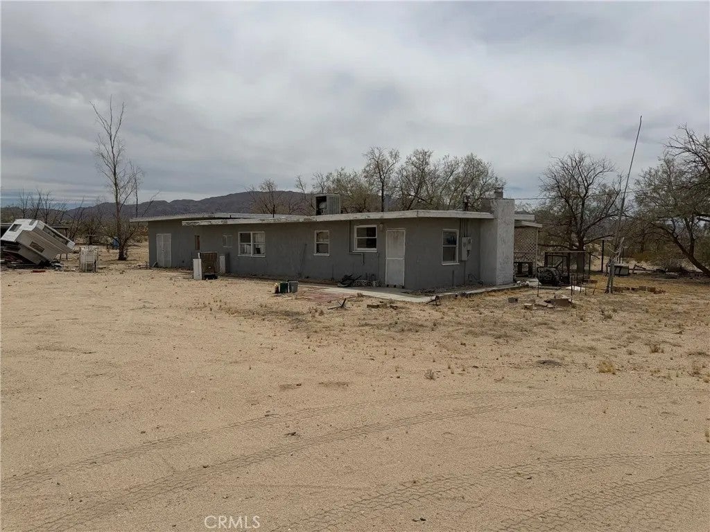 6316 Isleta Road — photo