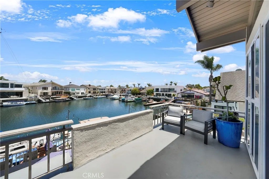 16266 Tisbury — photo