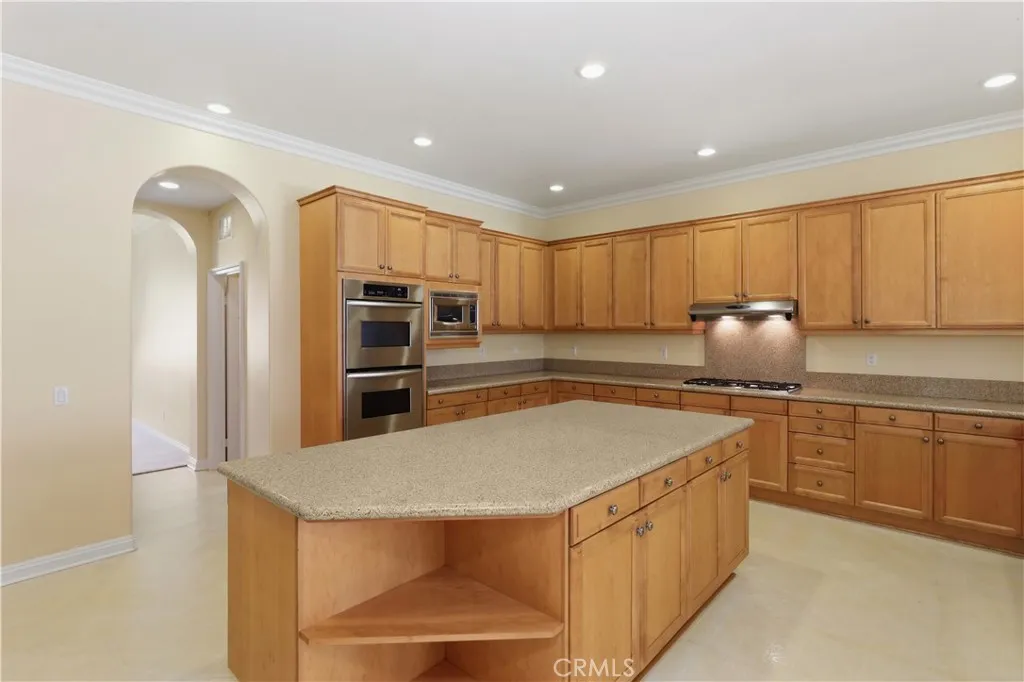 16861 Ridge Cliff Drive, Riverside, CA 92503 — photo 2