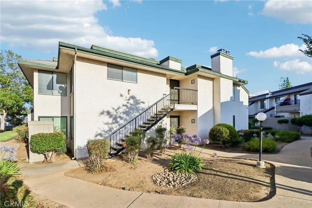 450 W Vermont 2102 — photo