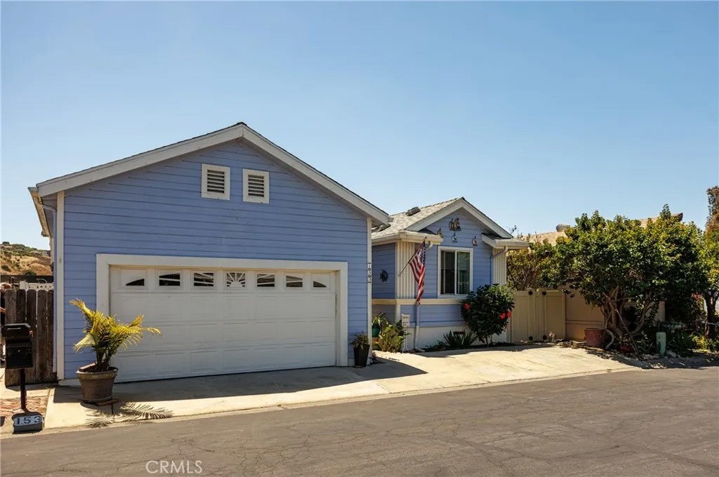 32742 Alipaz 153 — photo