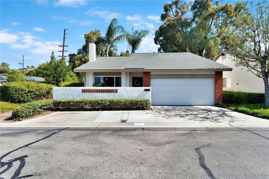 19951 Woodcliff Court — photo
