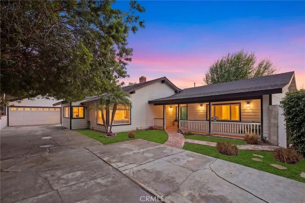 19242 Barrett Lane — photo