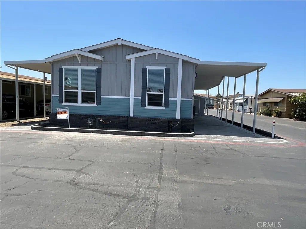 211 S Beach 113 — photo