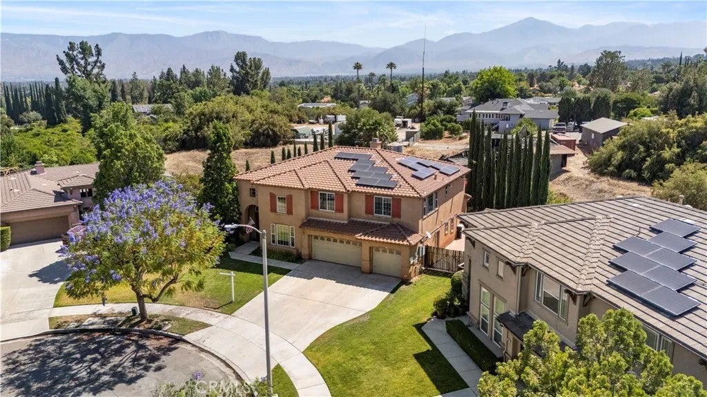 505 Acacia Court — photo
