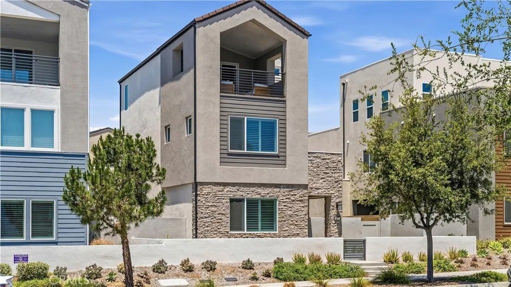197 Merit — photo
