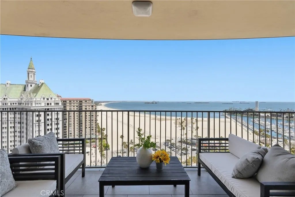 700 E Ocean Boulevard 2305 — photo