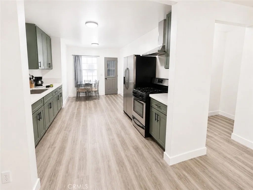 210 S Raitt — photo