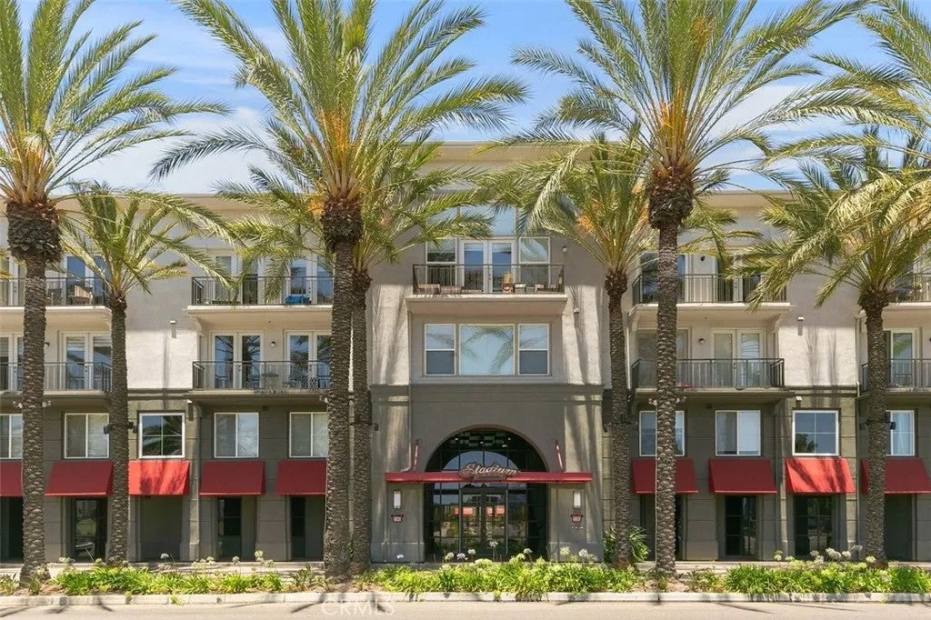 1801 E Katella 4030 — photo