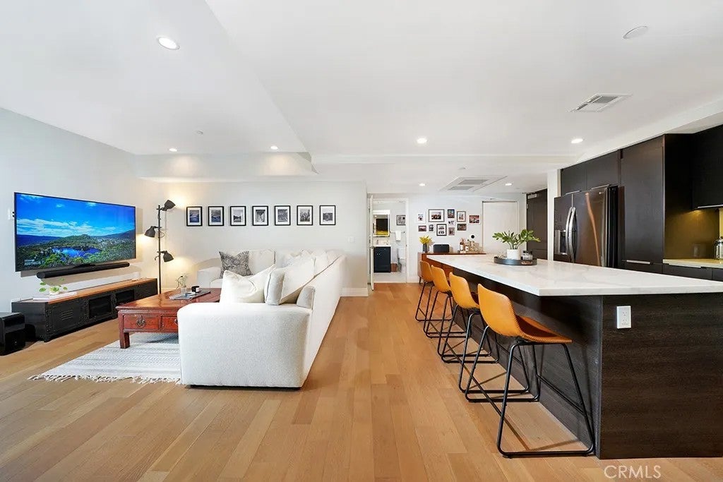 2939 Leeward Avenue 516 — photo