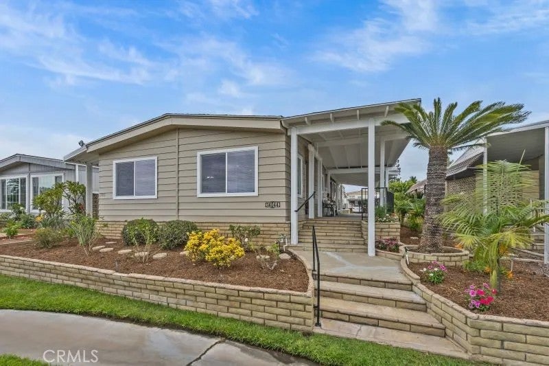 14044 Lake Crest 77 — photo