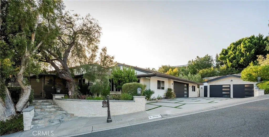 18821 Ridgeview Circle — photo