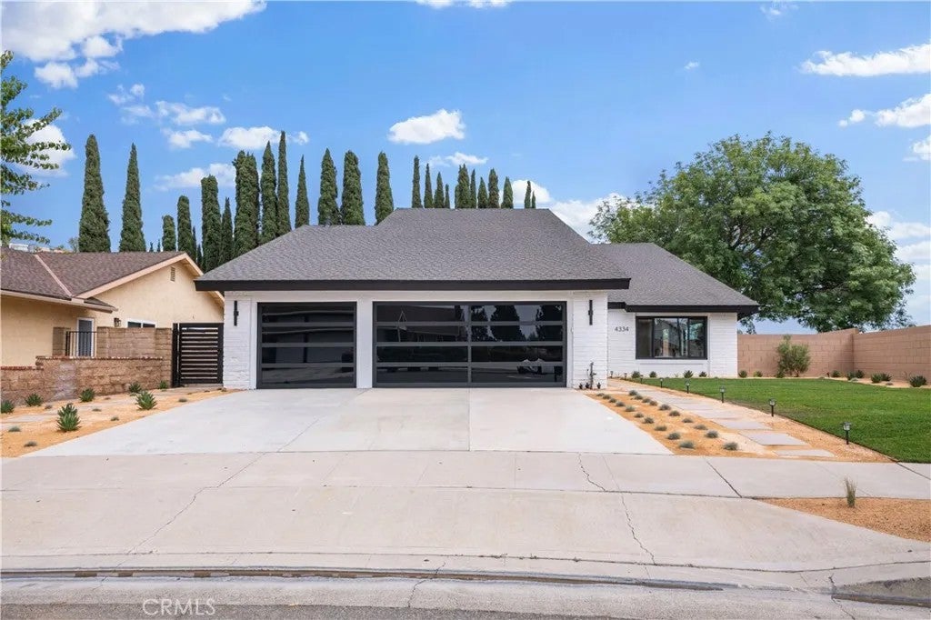4334 E Ruth Pl — photo