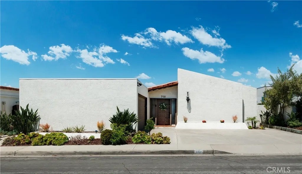 758 Barracuda Way — photo
