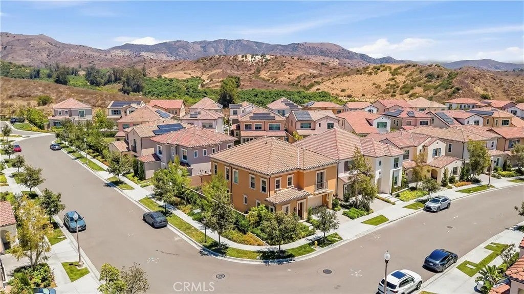 218 Evaroad, Irvine, CA 92602 — photo 2
