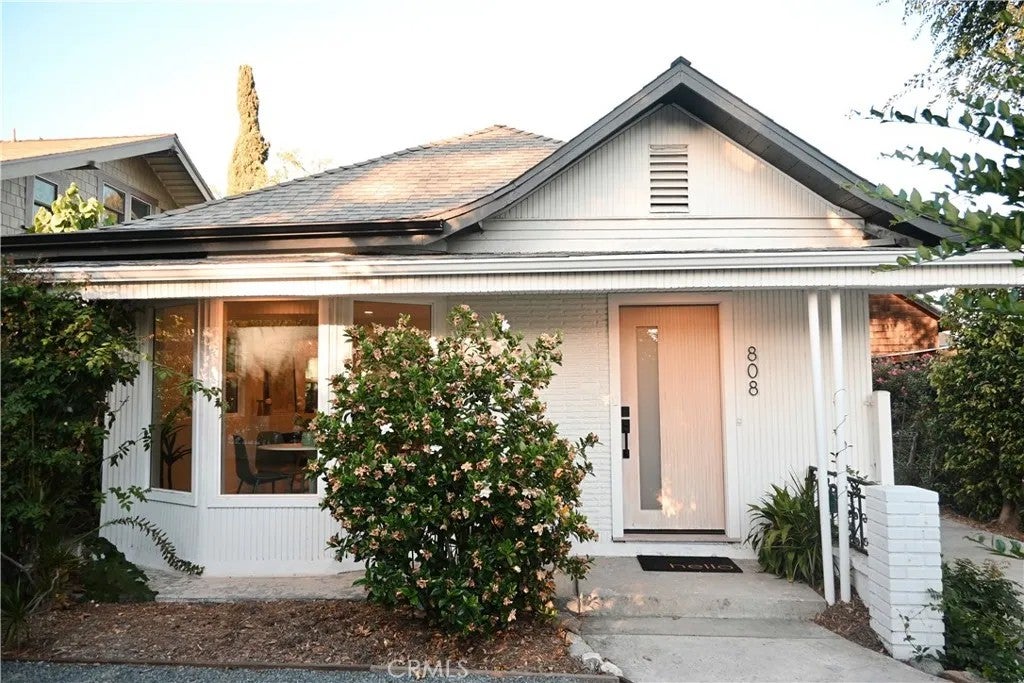 808 S Los Robles — photo