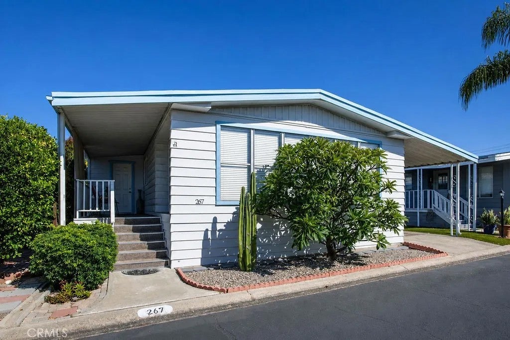 24921 Muirlands 267 — photo