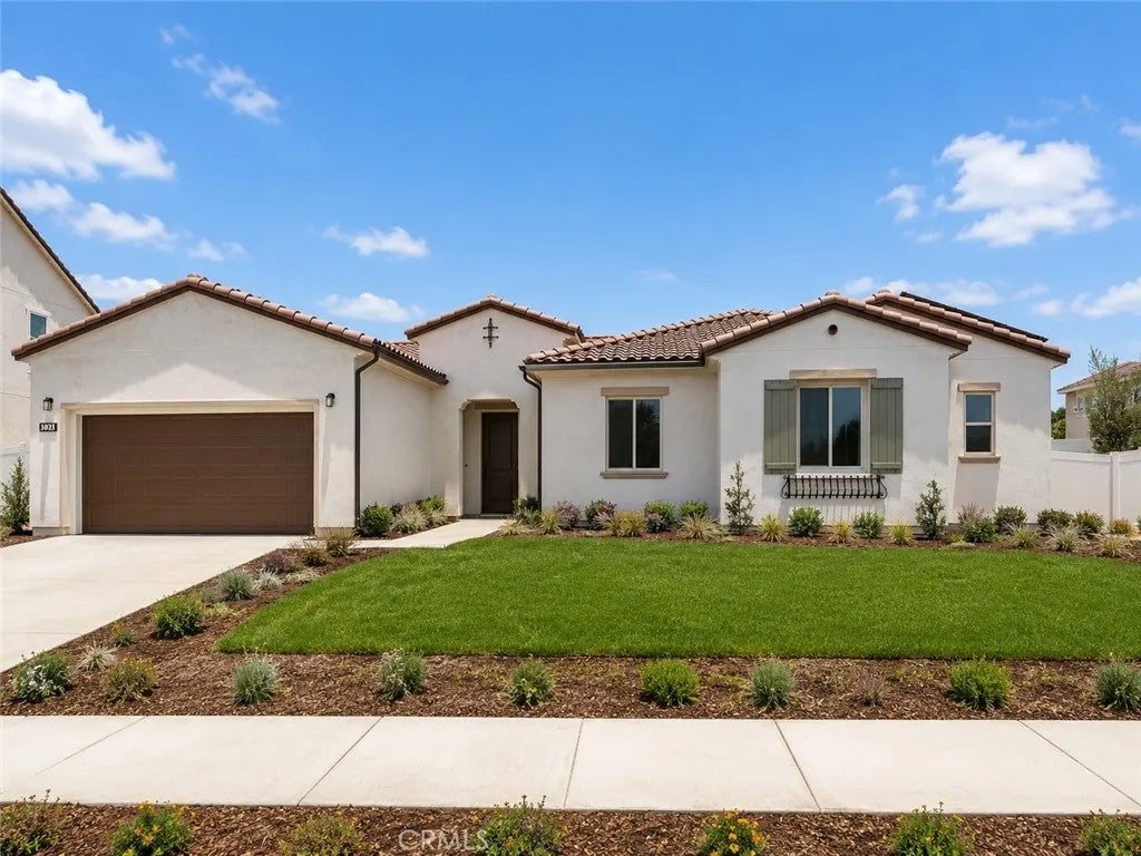 1438 E Highland Avenue — photo