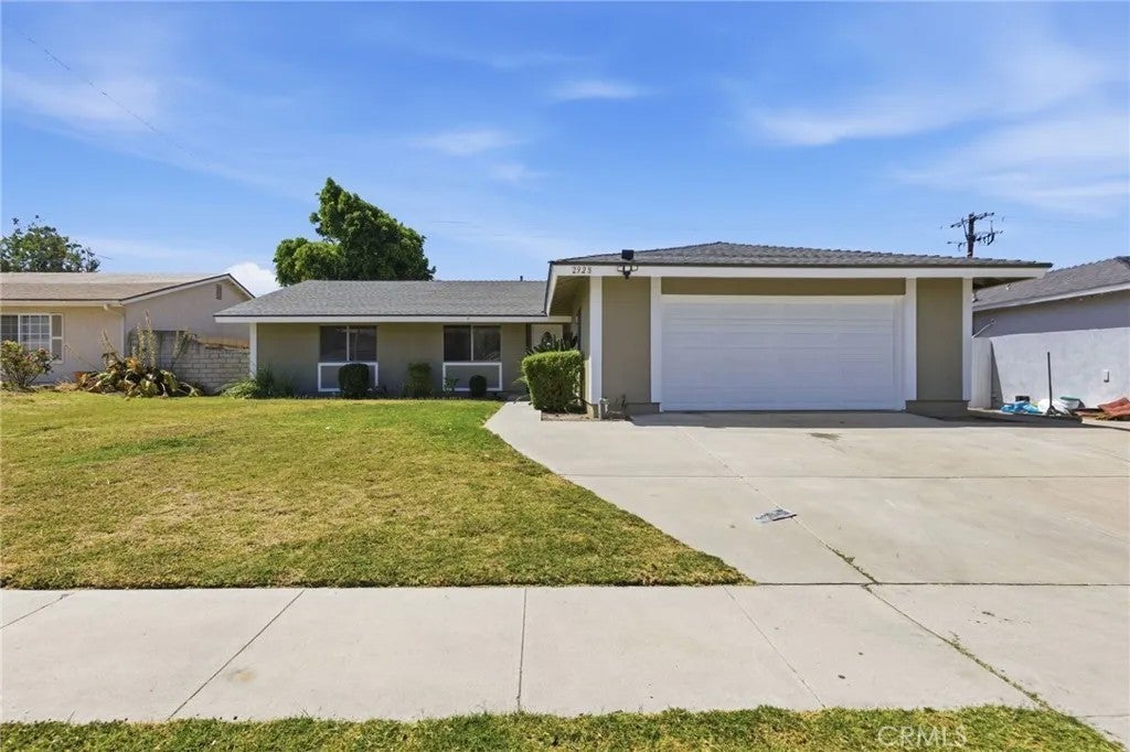 2928 Hilldale — photo