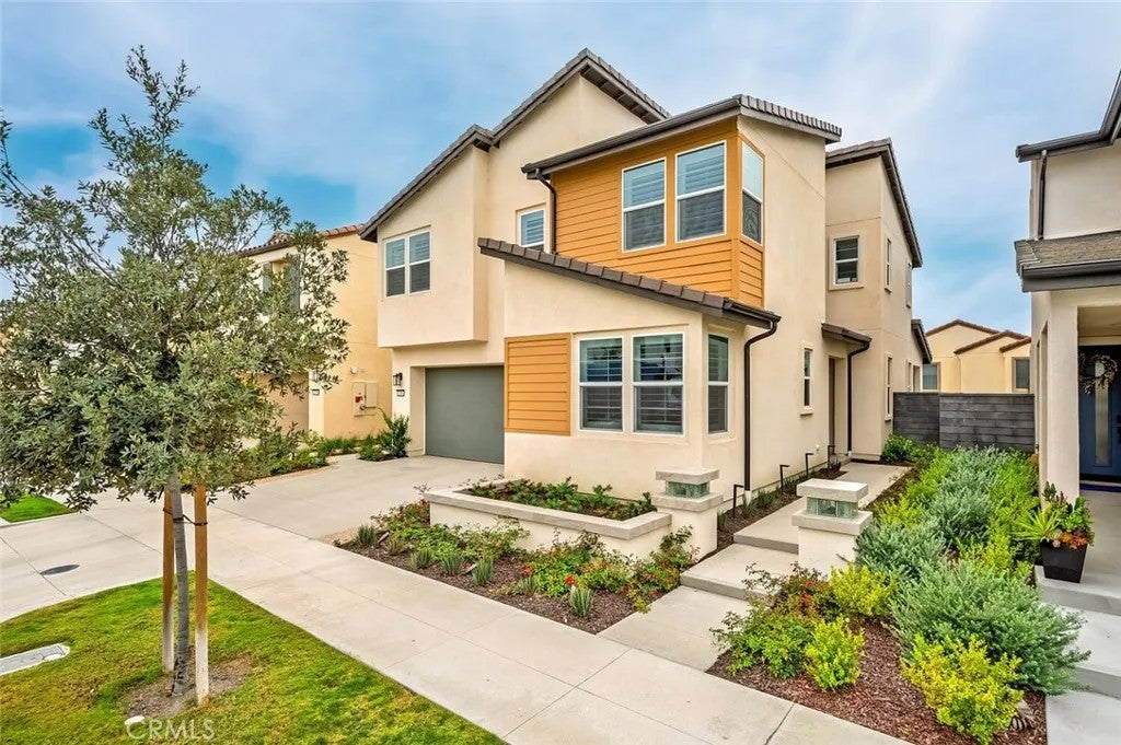 1306 Roots Way — photo