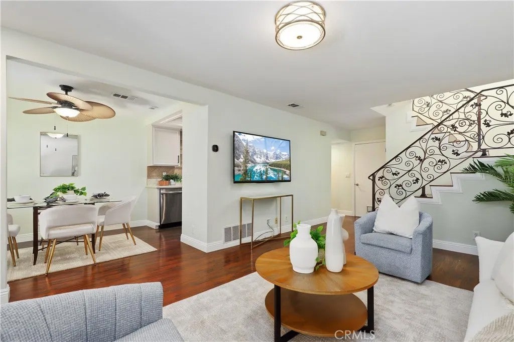 1609 Sherwood Village Circle — photo
