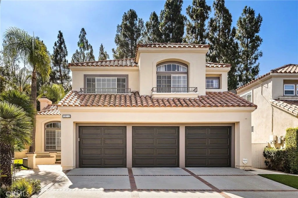 13212 Cortina — photo