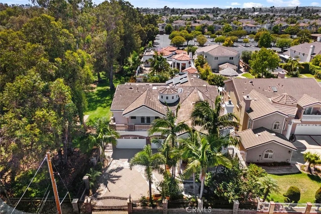 16611 Graham — photo
