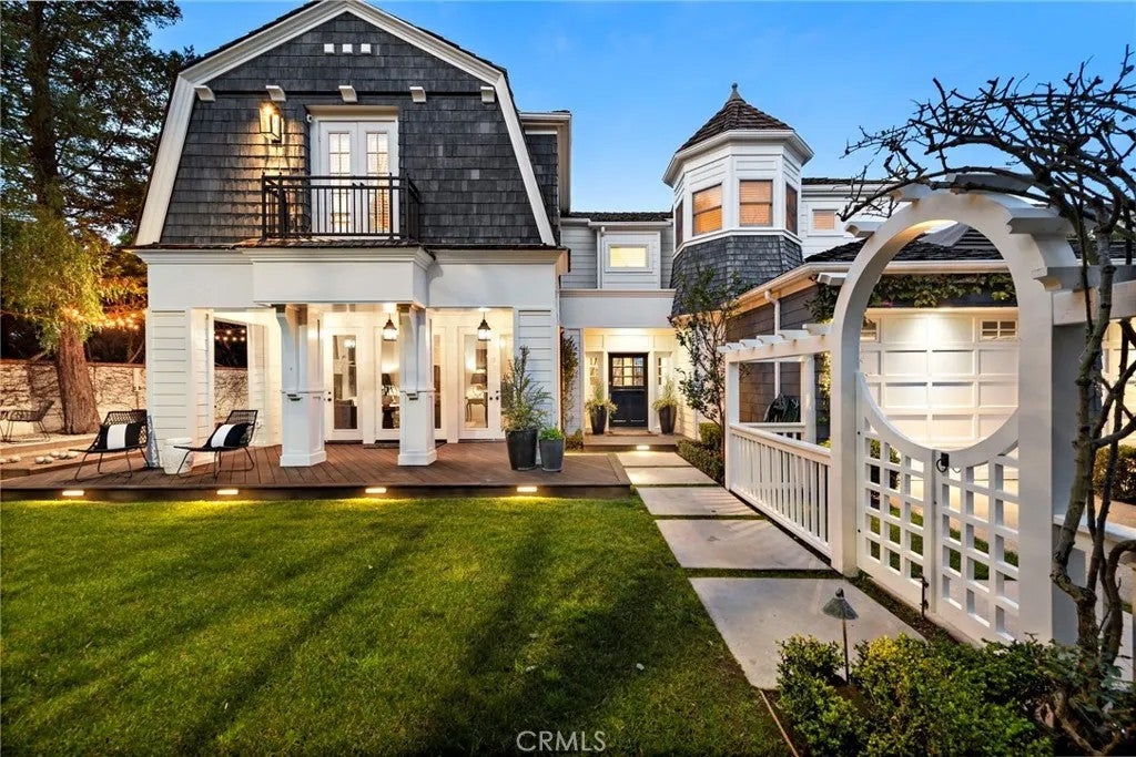 20 Cape Danbury — photo