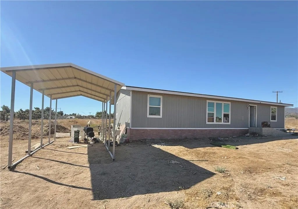 9589 Paramount — photo