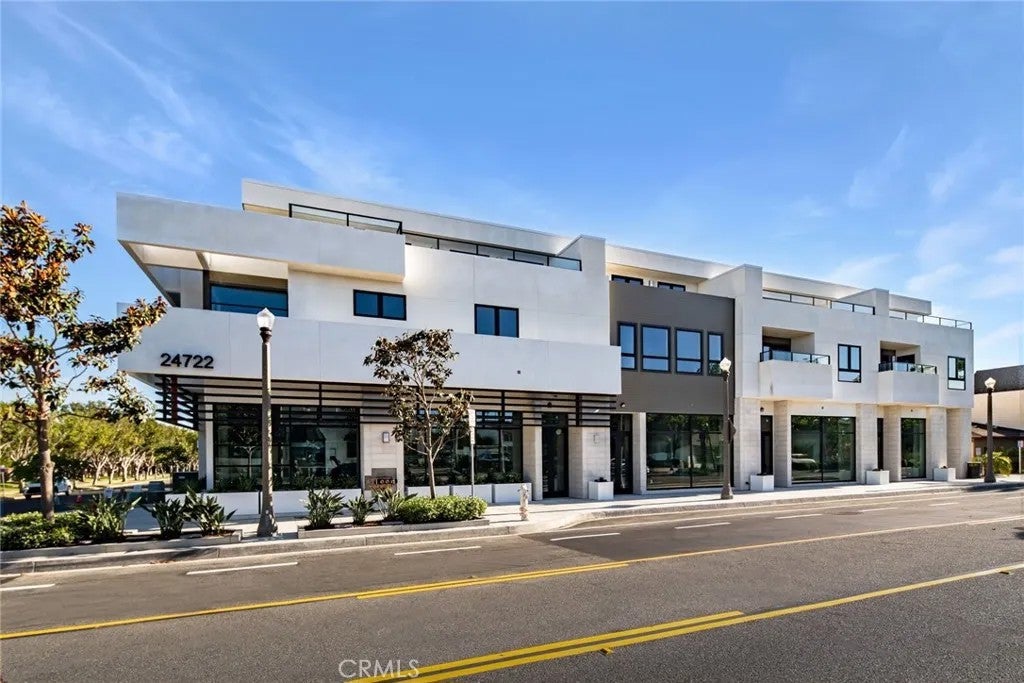 24722 Del Prado 204 — photo