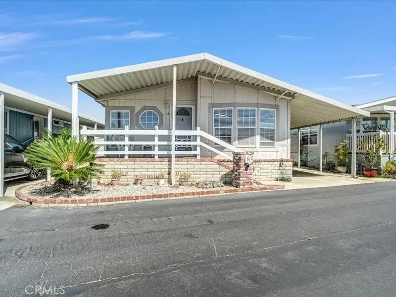 16222 Monterey 84 — photo